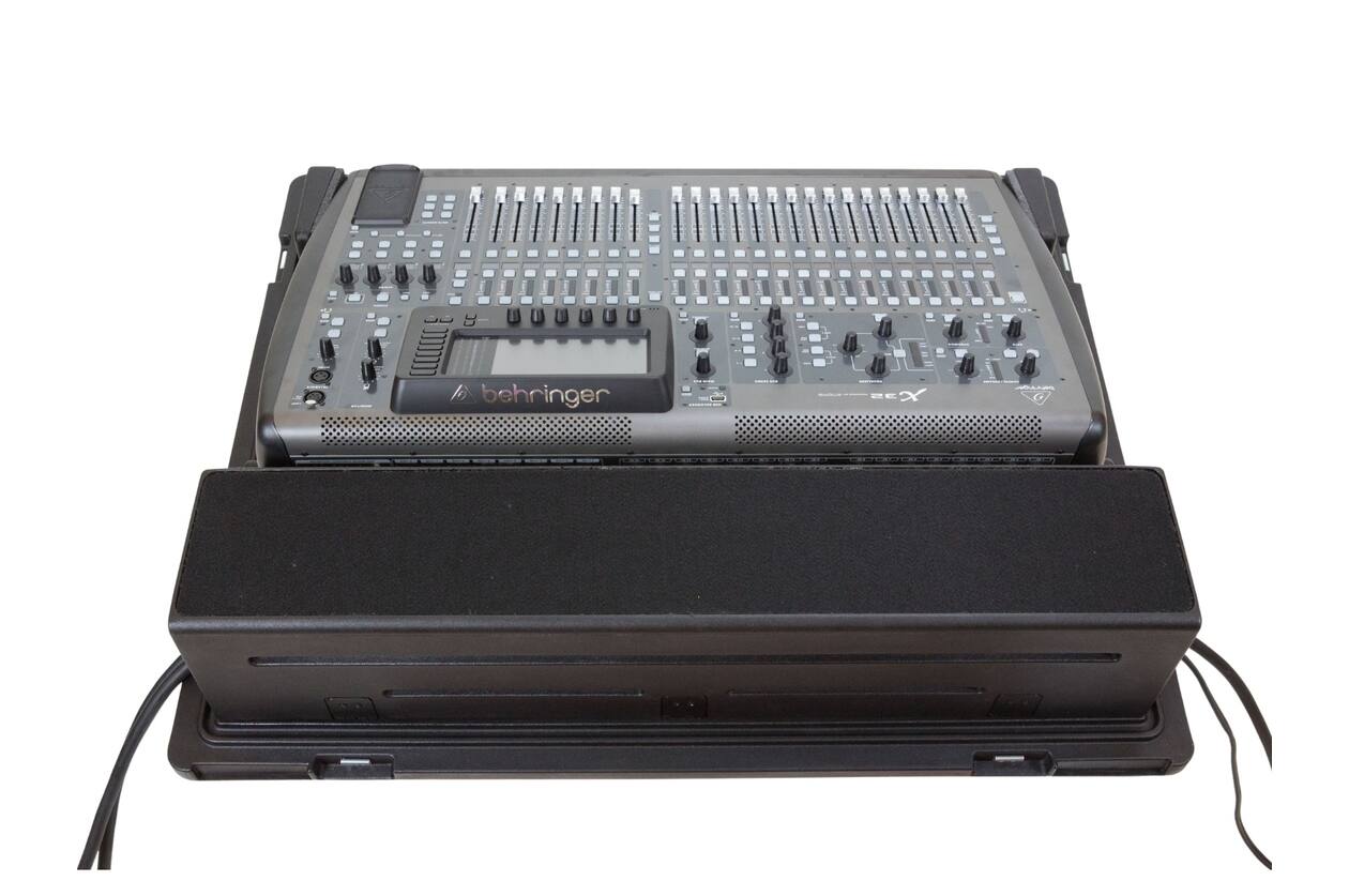 SKB - rSeries - Valise pour Table de Mixage - Behringer X32 - avec Roulettes