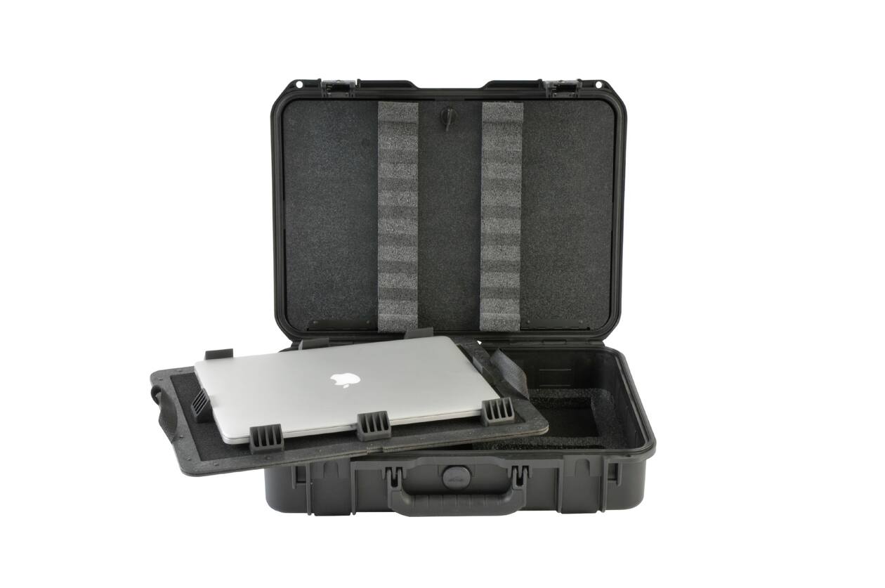 SKB - iSeries 1813-5 - Valise Étanche - Noire - Compartiment Think Tank pour Ordinateur Portable