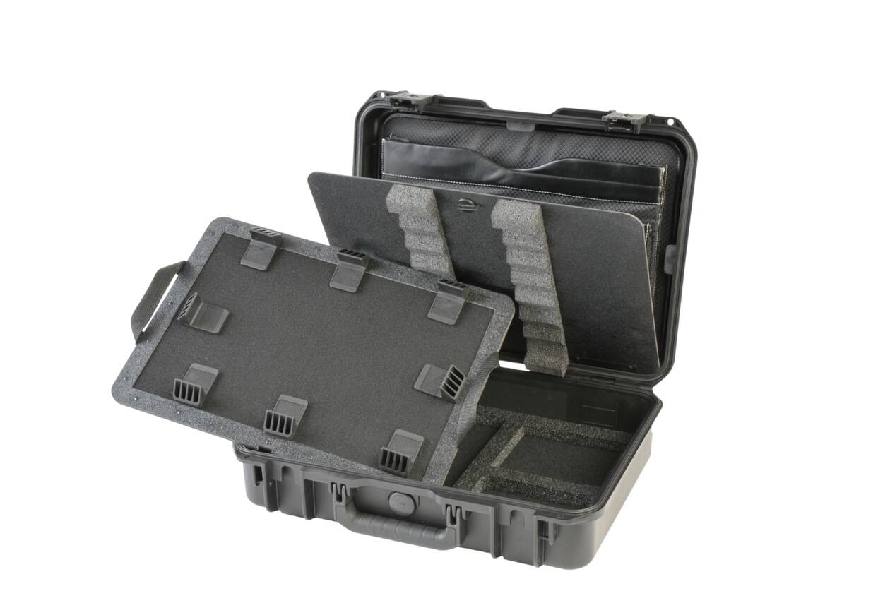 SKB - iSeries 1813-5 - Valise Étanche - Noire - Compartiment Think Tank pour Ordinateur Portable