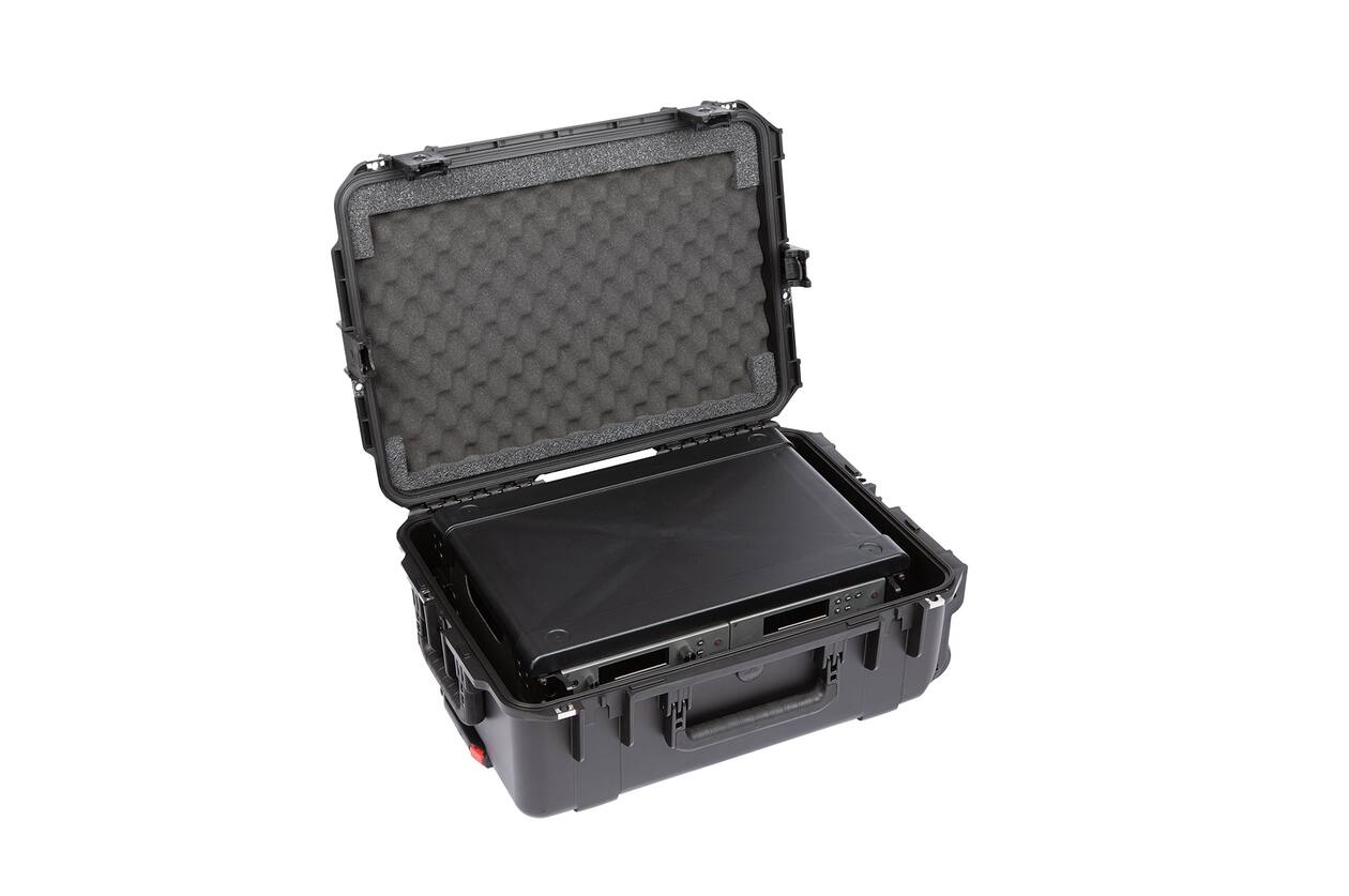 SKB - iSeries 2215-8 - Valise Étanche - Noire - Rack Amovible 2U Profond