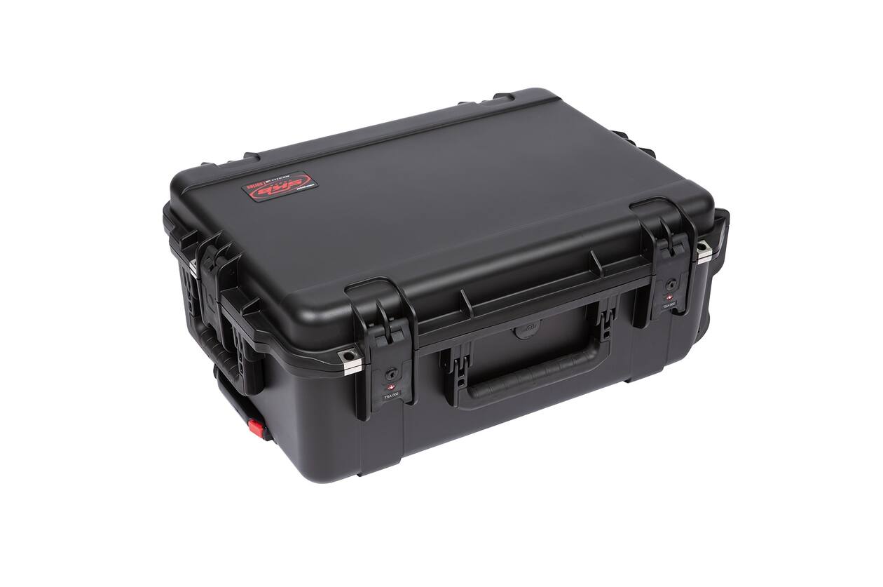 SKB - iSeries 2215-8 - Valise Étanche - Noire - Rack Amovible 2U Profond