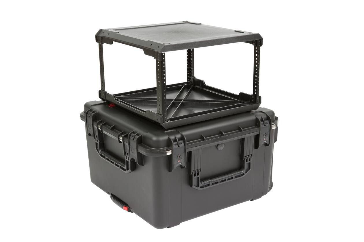 SKB - iSeries 2424-14 - Valise Étanche - Noire - Rack Amovible 6U Profond