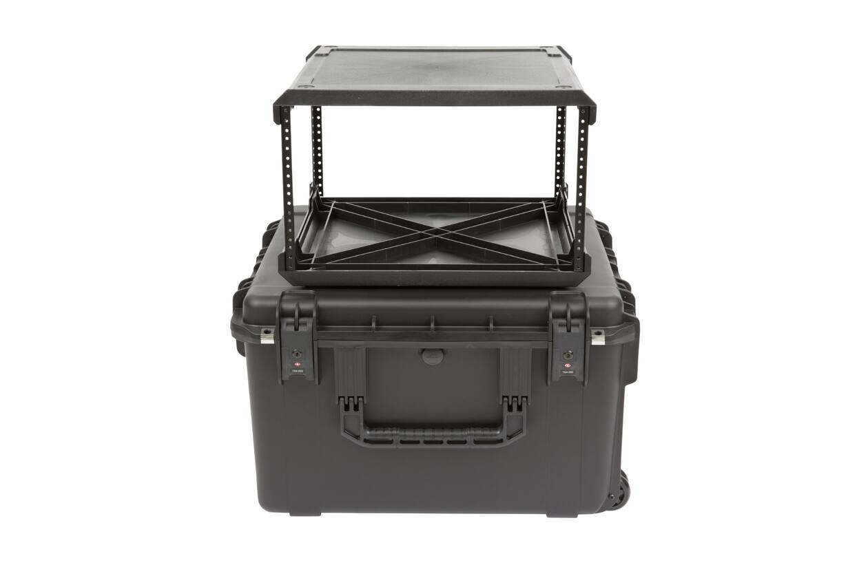 SKB - iSeries 2424-14 - Valise Étanche - Noire - Rack Amovible 6U Profond