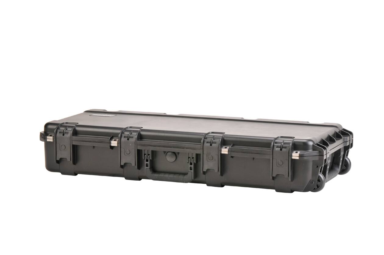 SKB - iSeries 3614-6 - Valise Étanche - Noire - Compartiment Double M4/Fusil Court