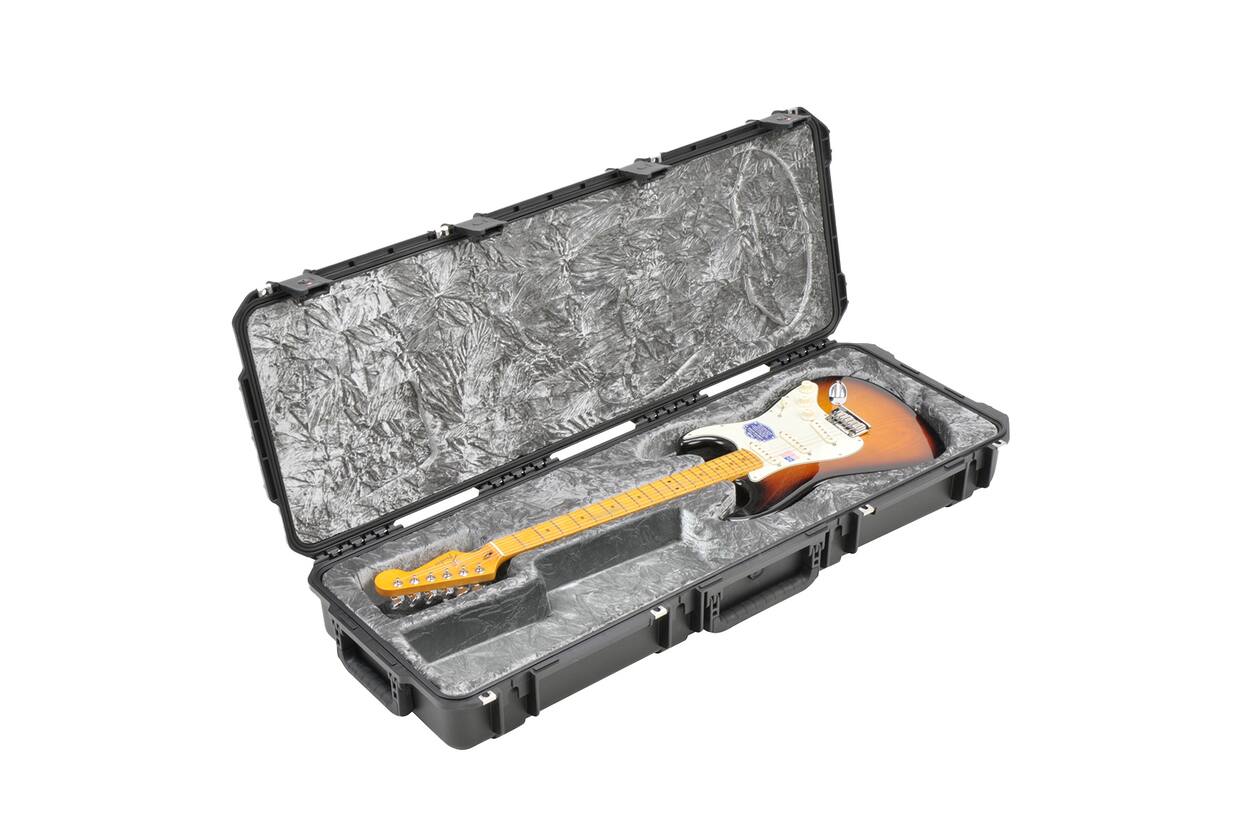 SKB - iSeries 4214-6 - Valise Étanche - Noire - Compartiment Guitare Strat/Tele