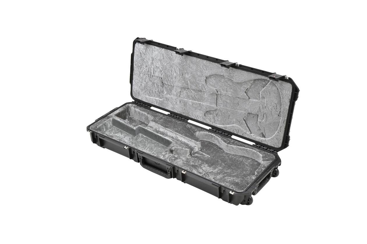 SKB - iSeries 4214-6 - Valise Étanche - Noire - Compartiment Guitare Strat/Tele