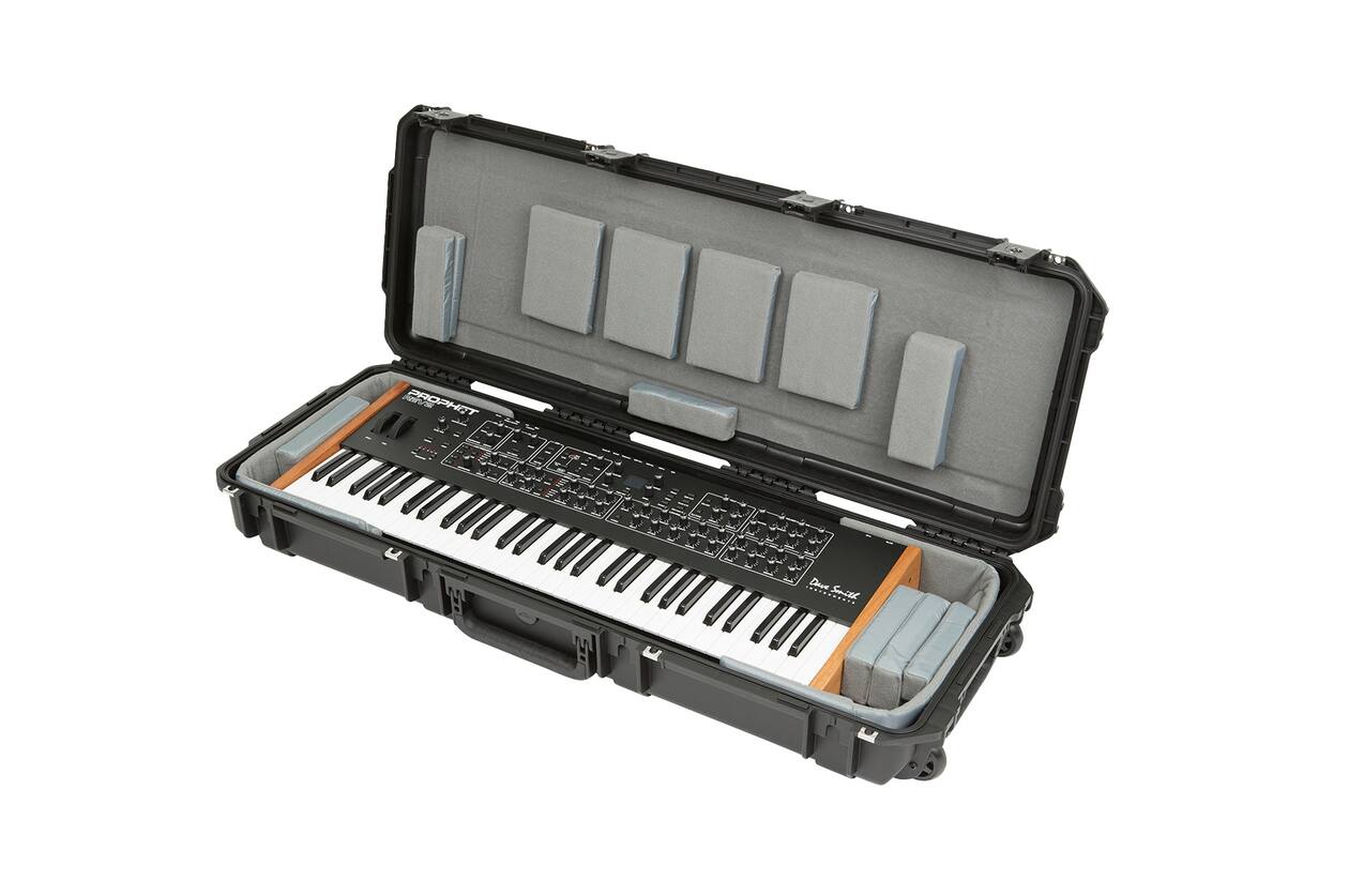 SKB - iSeries 4214-5 - Valise Étanche - Noire - Compartiment Clavier 61 Notes Étroit