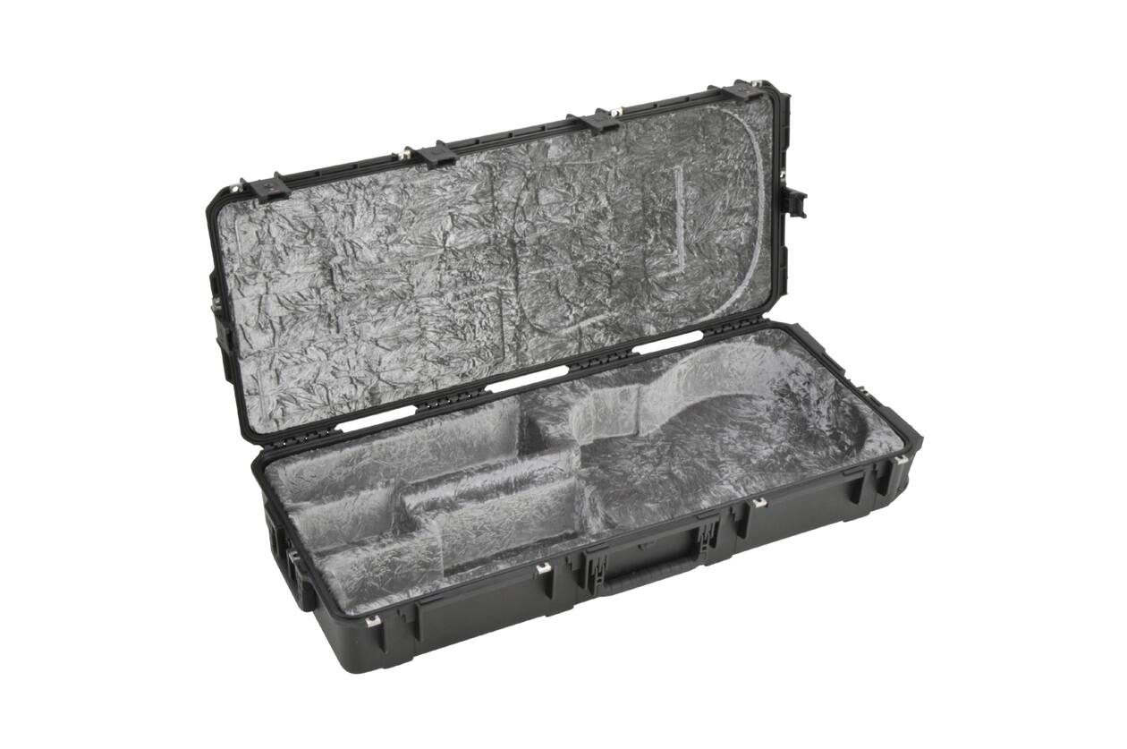 SKB - iSeries 4217-18 - Valise Étanche - Compartiment Guitare Acoustique - Noire