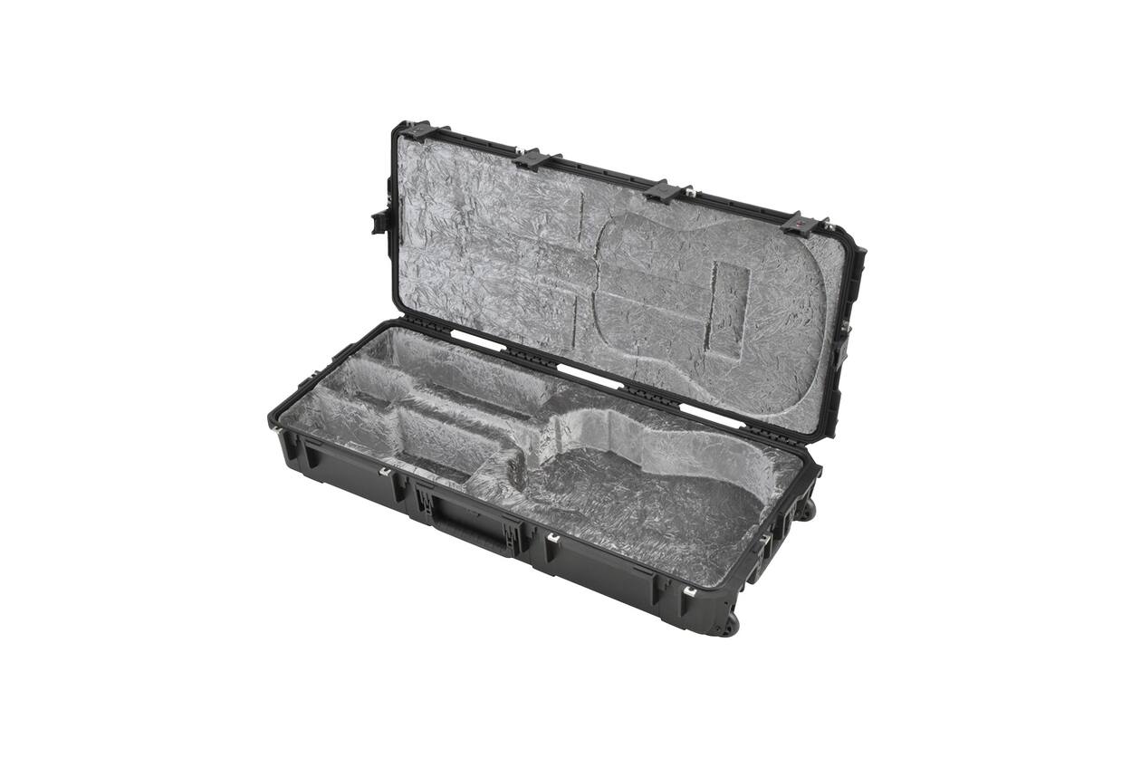 SKB - iSeries 4217-18 - Valise Étanche - Compartiment Guitare Acoustique - Noire