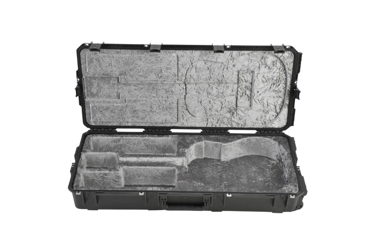 SKB - iSeries 4217-18 - Valise Étanche - Compartiment Guitare Acoustique - Noire