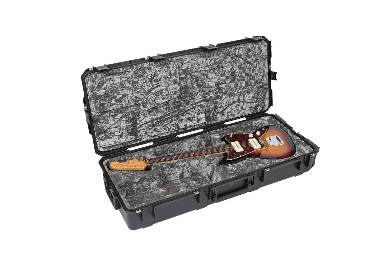 SKB - iSeries 4217-30 - Valise Étanche - Noire - Compartiment Guitare Jaguar/Jazzmaster