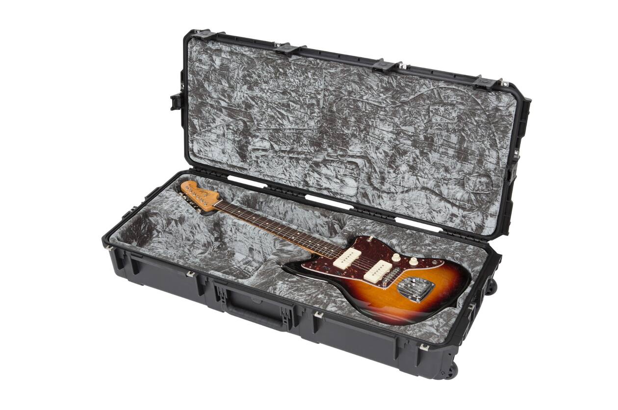 SKB - iSeries 4217-30 - Valise Étanche - Noire - Compartiment Guitare Jaguar/Jazzmaster