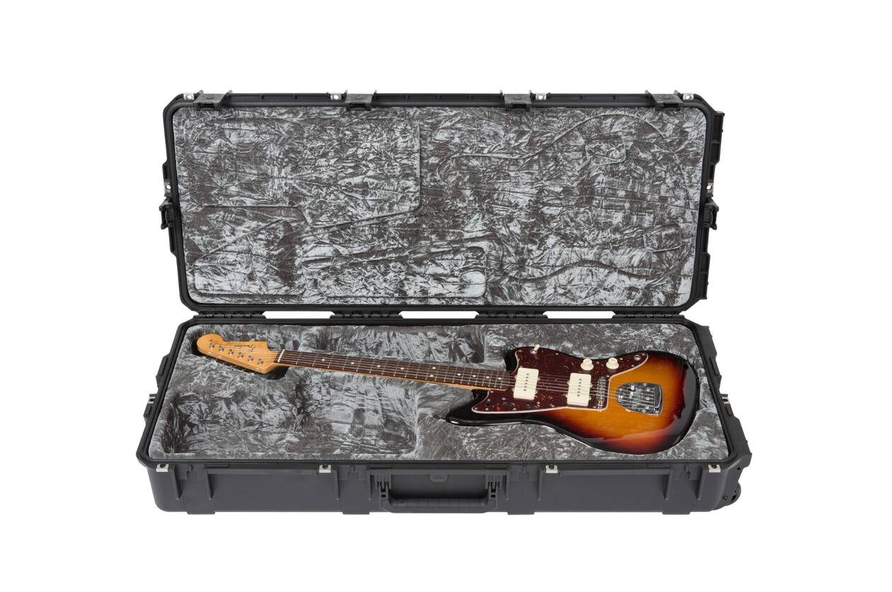 SKB - iSeries 4217-30 - Valise Étanche - Noire - Compartiment Guitare Jaguar/Jazzmaster