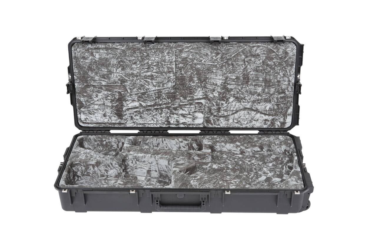 SKB - iSeries 4217-30 - Valise Étanche - Noire - Compartiment Guitare Jaguar/Jazzmaster