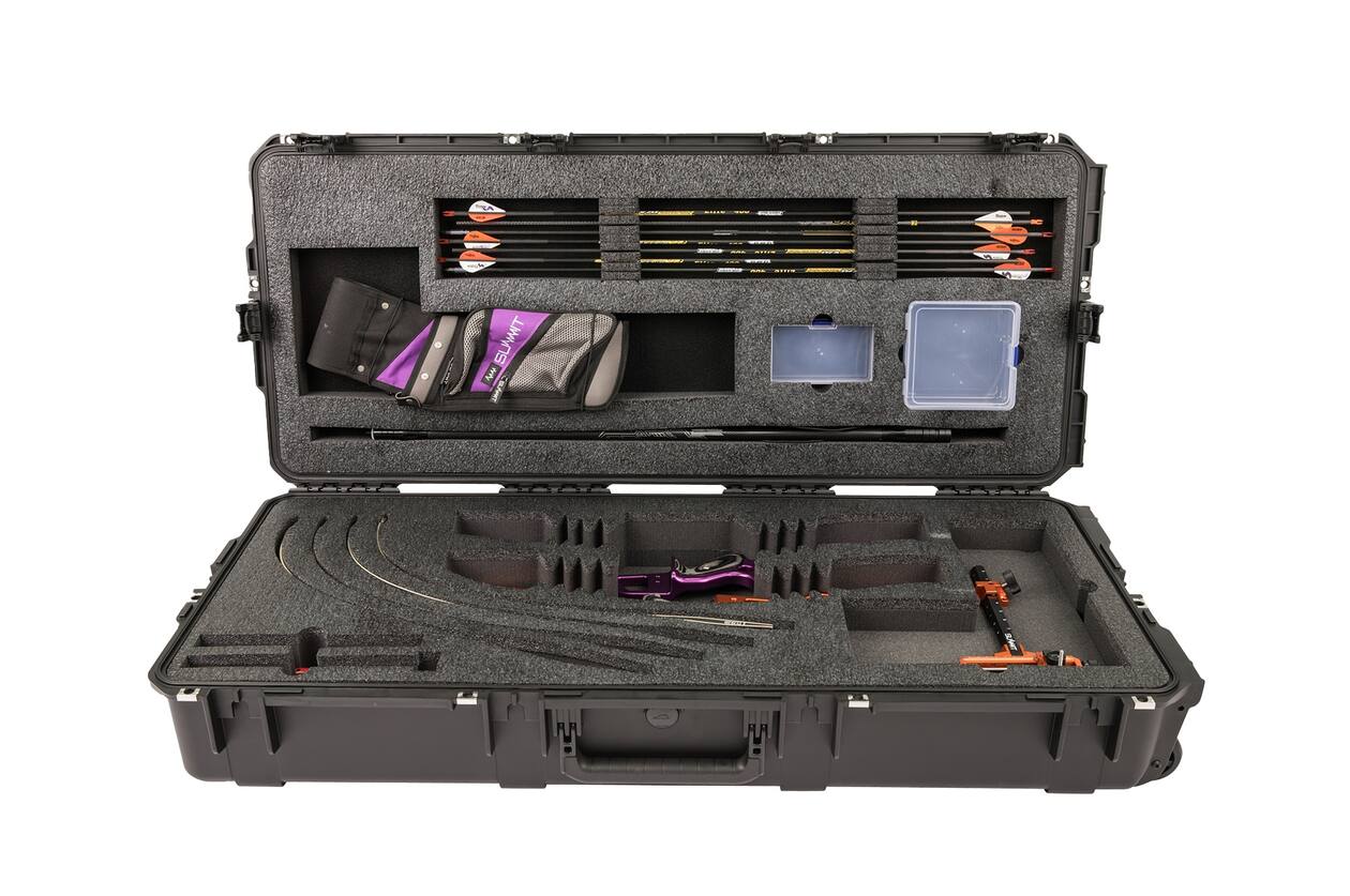 SKB - iSeries 4217-7 - Valise Étanche - Noire - Compartiment Arc Recurve Double