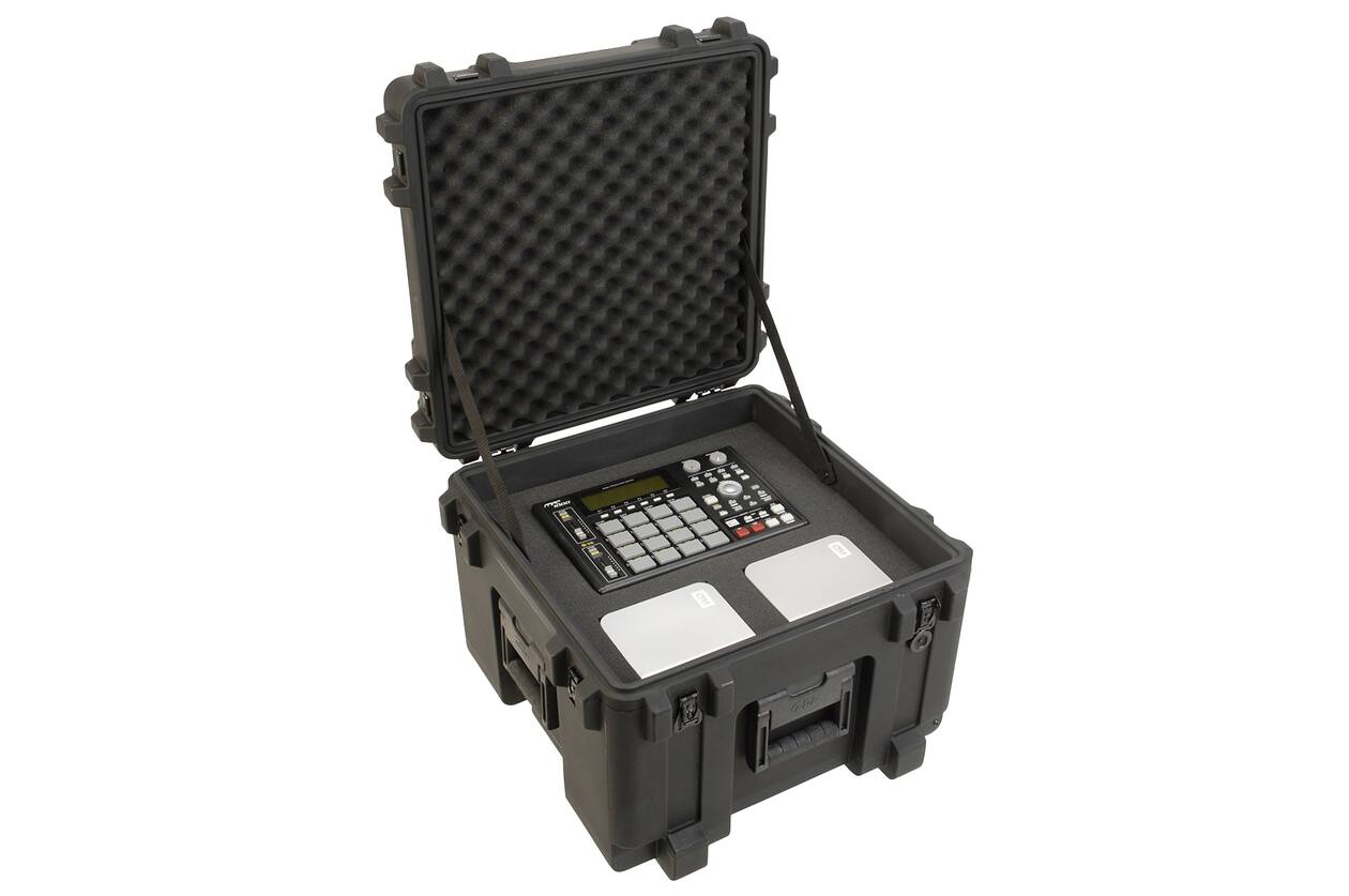 SKB - rSeries 1919-14 - Valise Étanche - Noire - avec Roulettes - Mousse Cubique