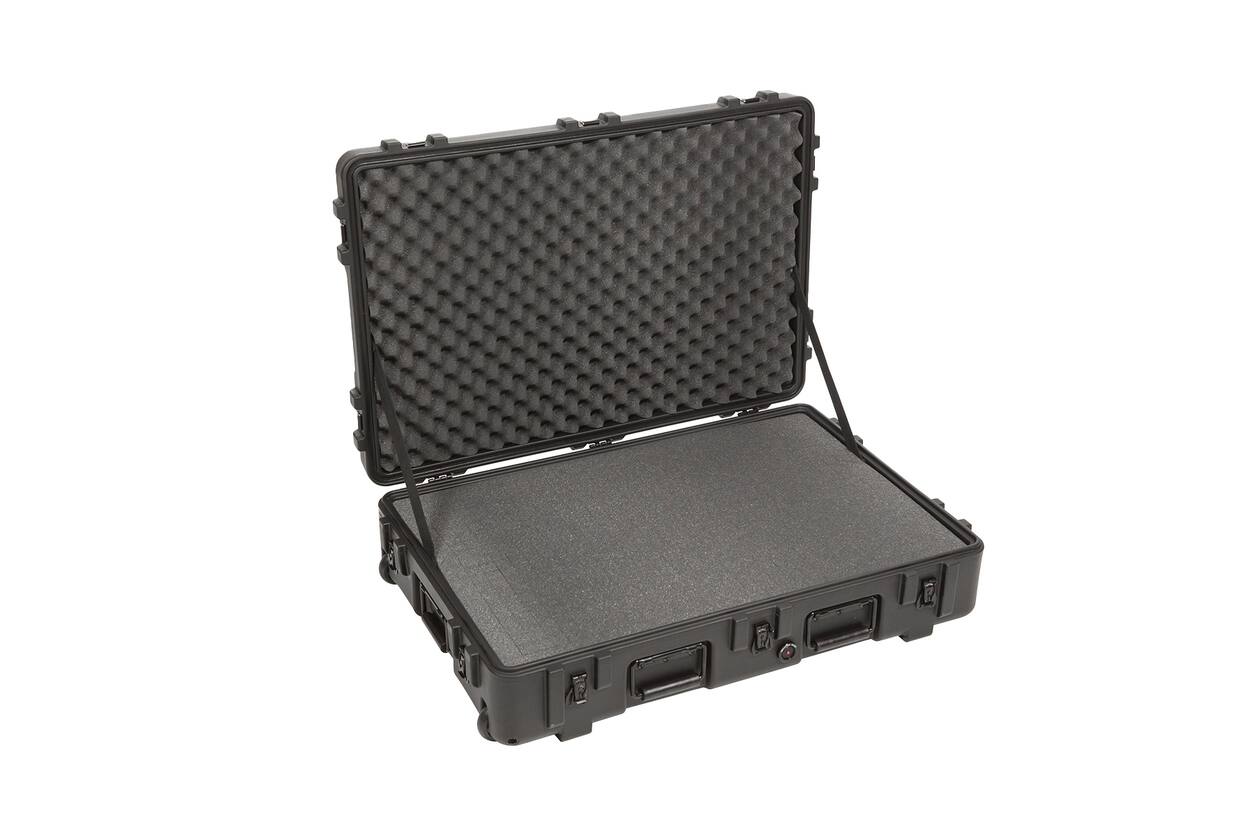 SKB - rSeries 3221-7 - Valise Étanche - Noire - avec Roulettes - Mousse Cubique