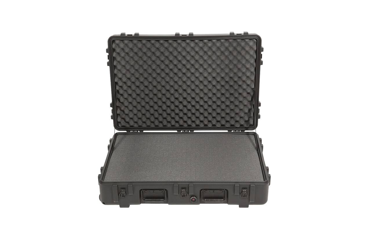 SKB - rSeries 3221-7 - Valise Étanche - Noire - avec Roulettes - Mousse Cubique