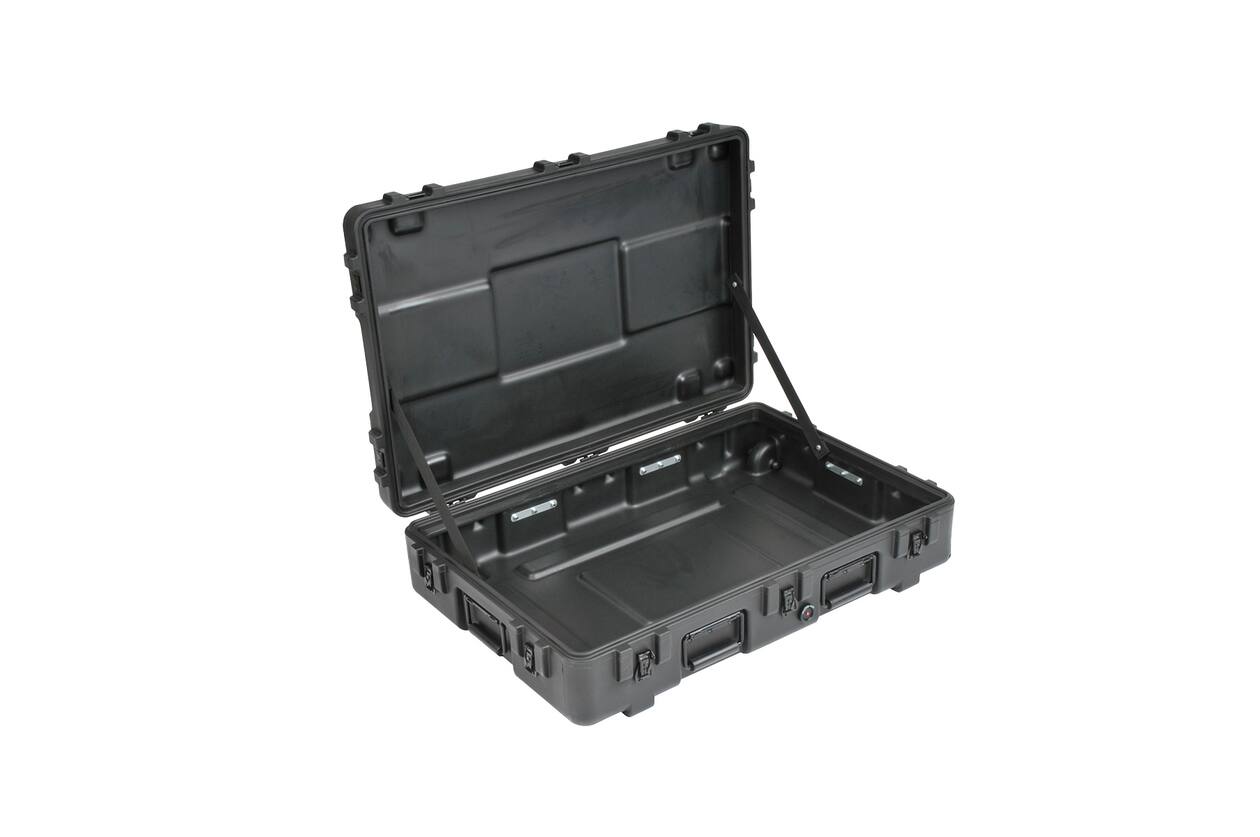 SKB - rSeries 3221-7 - Valise Étanche - Noire - avec Roulettes - Vide