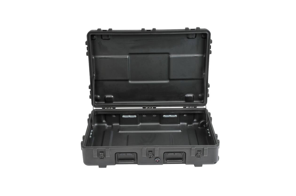 SKB - rSeries 3221-7 - Valise Étanche - Noire - avec Roulettes - Vide