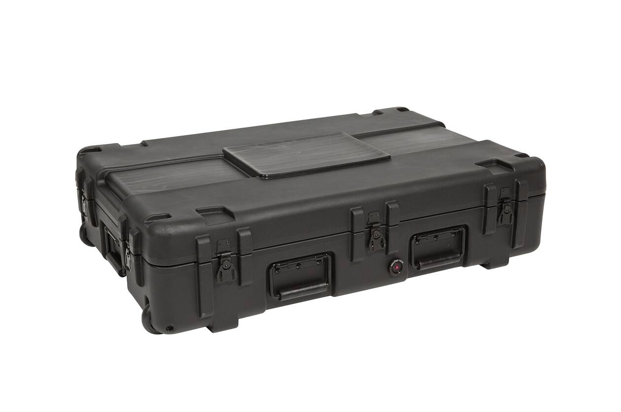SKB - rSeries 3221-7 - Valise Étanche - Noire - avec Roulettes - Vide