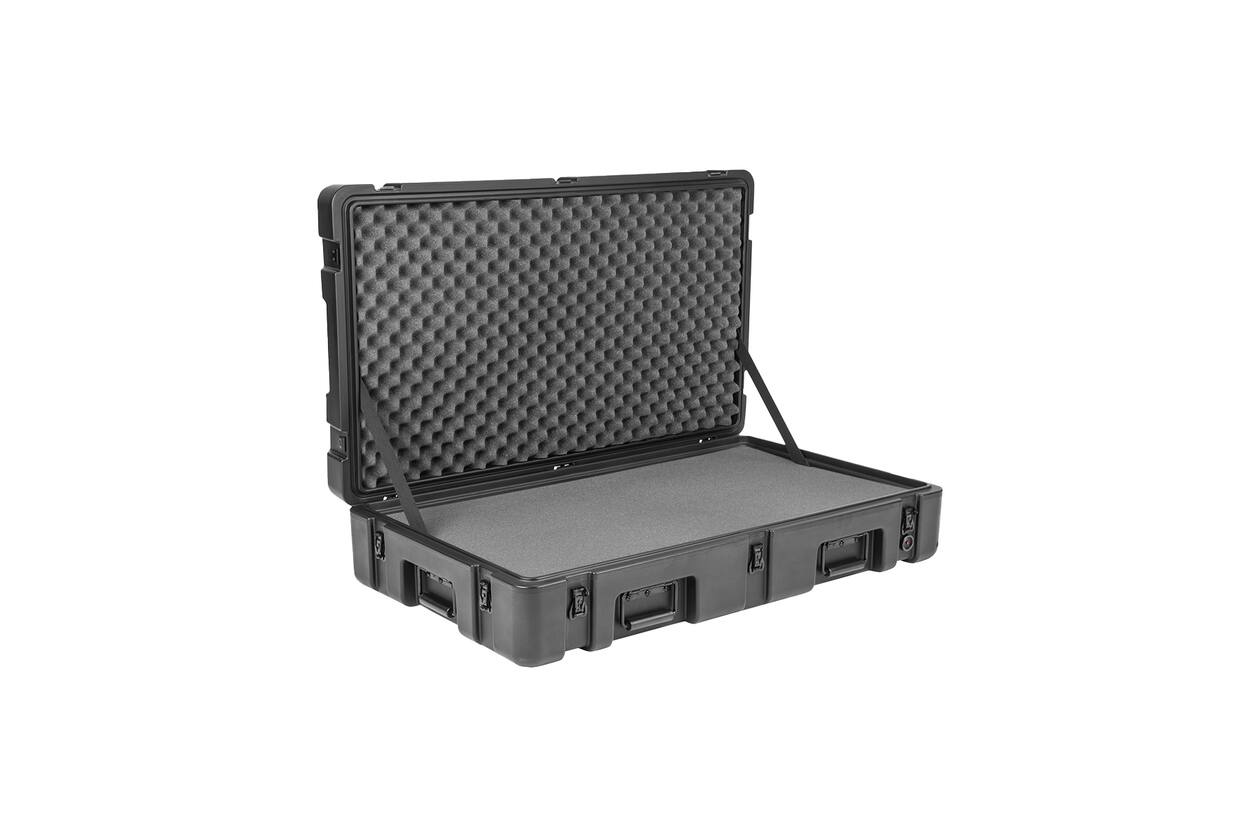 SKB - rSeries 3821-7 - Valise Étanche - Noire - avec Roulettes - Mousse Cubique