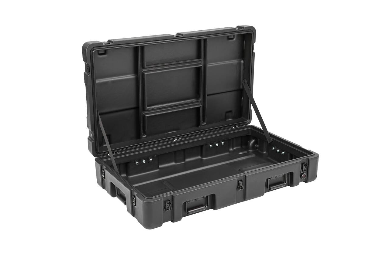 SKB - rSeries 3821-7 - Valise Étanche - Noire - avec Roulettes - Vide