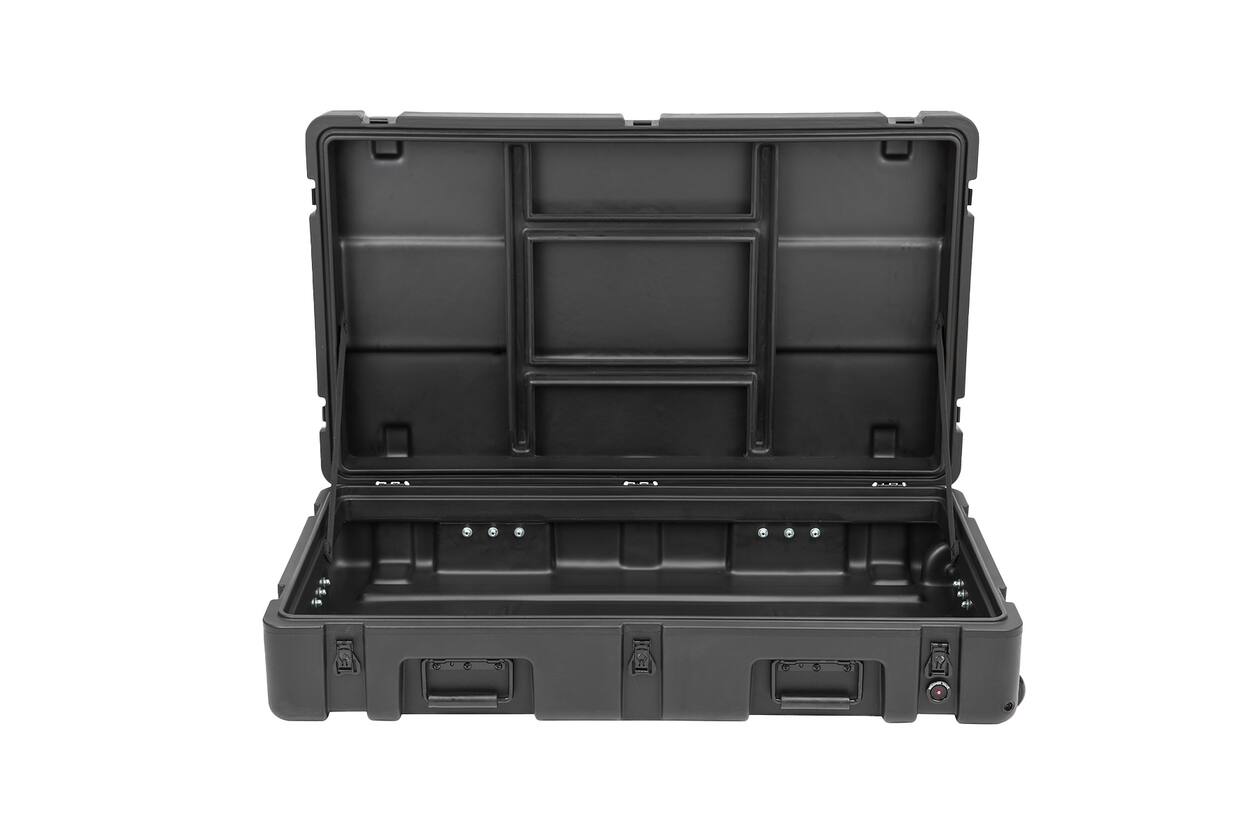 SKB - rSeries 3821-7 - Valise Étanche - Noire - avec Roulettes - Vide