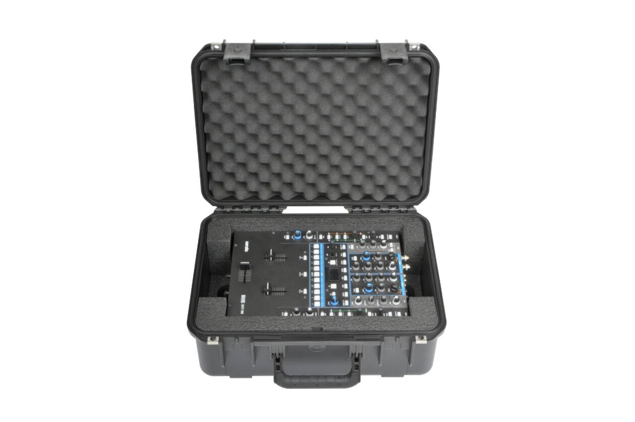 SKB - iSeries - Mallette pour table de mixage - Noir - Rane MP2015 ou Sixty-Four Inlay