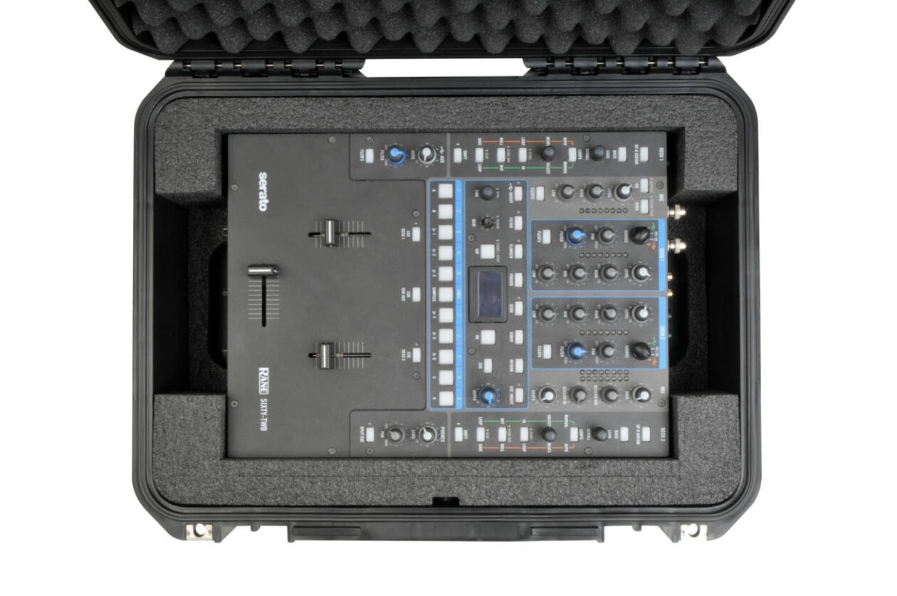 SKB - iSeries - Mallette pour table de mixage - Noir - Rane MP2015 ou Sixty-Four Inlay
