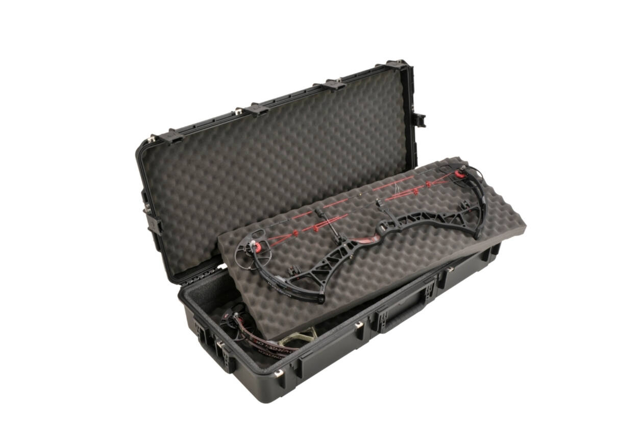 SKB - iSeries 4217-BDB - Valise étanche - Noir - Double compartiment pour arc BowTech et fusil