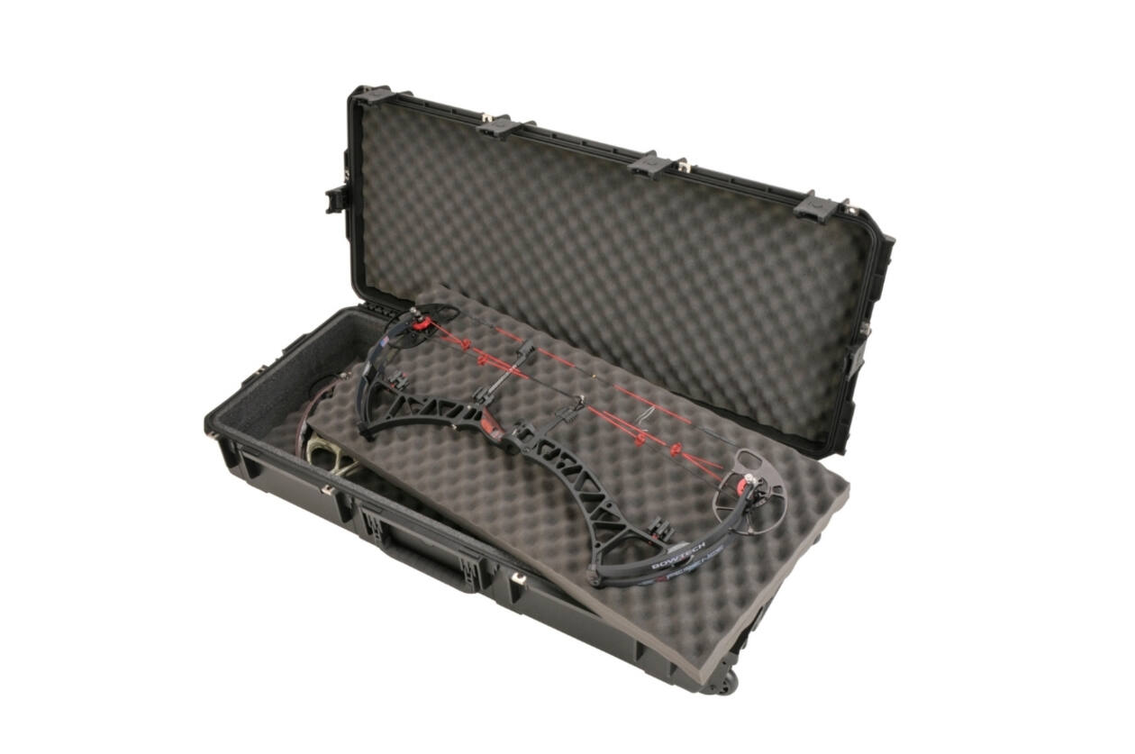 SKB - iSeries 4217-BDB - Valise étanche - Noir - Double compartiment pour arc BowTech et fusil