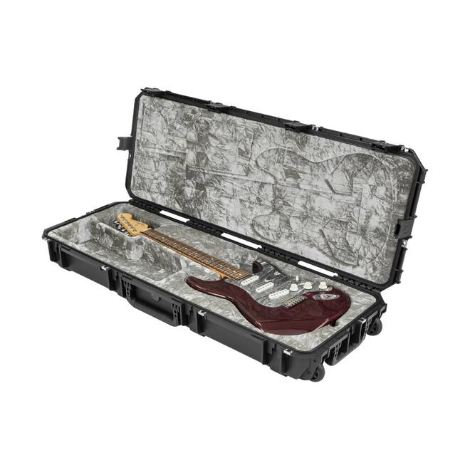 SKB - iSeries 4214-6 - Valise Étanche - Noire - Compartiment Guitare Strat/Tele