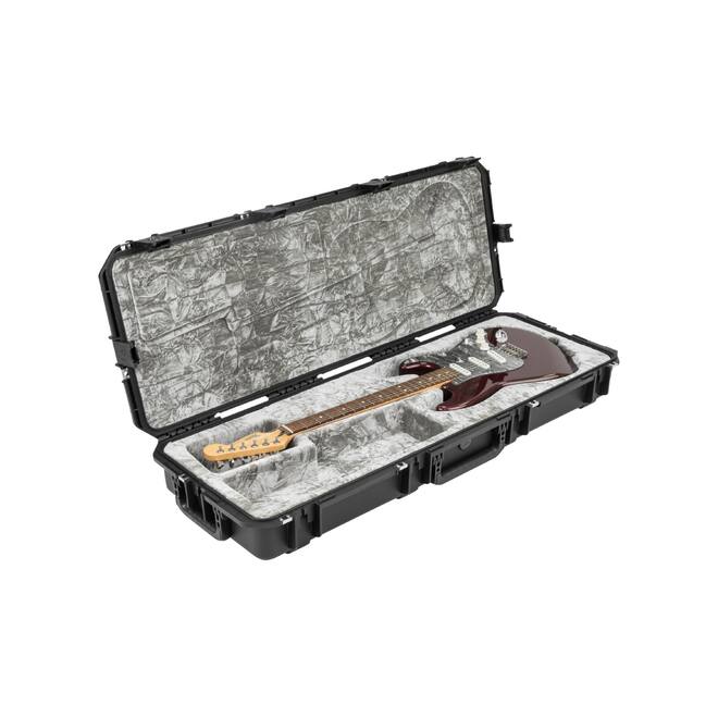 SKB - iSeries 4214-6 - Valise Étanche - Noire - Compartiment Guitare Strat/Tele