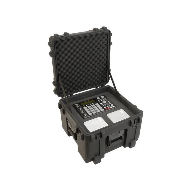 SKB - rSeries 1919-14 - Valise Étanche - Noire - avec Roulettes - Mousse Cubique