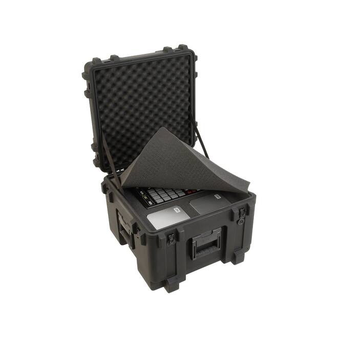 SKB - rSeries 1919-14 - Valise Étanche - Noire - avec Roulettes - Mousse Cubique