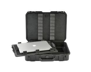 SKB - iSeries 1813-5 - Valise Étanche - Noire - Compartiment Think Tank pour Ordinateur Portable