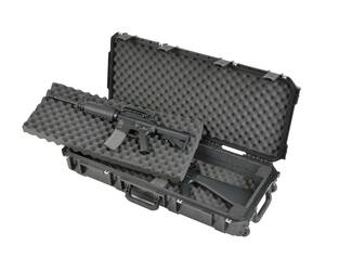 SKB - iSeries 3614-6 - Valise Étanche - Noire - Compartiment Double M4/Fusil Court