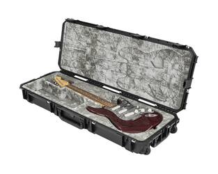 SKB - iSeries 4214-6 - Valise Étanche - Noire - Compartiment Guitare Strat/Tele
