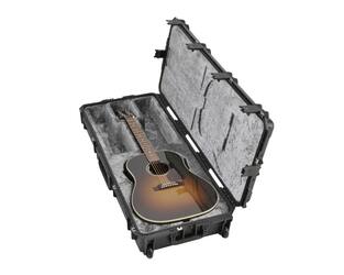 SKB - iSeries 4217-18 - Valise Étanche - Compartiment Guitare Acoustique - Noire