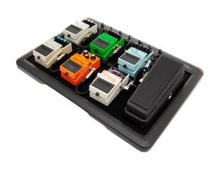 SKB - Pédalier avec 8 Ports - avec Prise UK